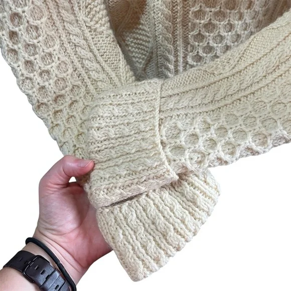 The Limited Women's Cream Cable Knit 100% Wool Fisherman Sweater Cottage Core - Picture 3 of 8